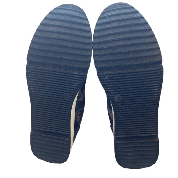 Crazy Train Women’s Camo Wild Kicks Sneakers - NWOT - Picture 4 of 5